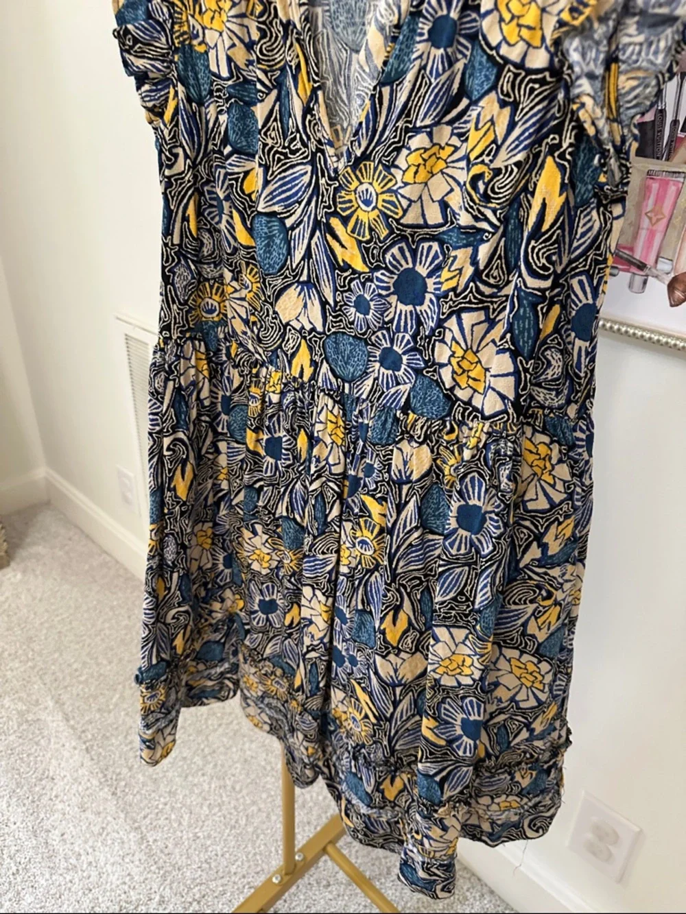 Evereve Navy Floral V-Neck Mini Dress with Mustard Accents - Picture 6 of 8